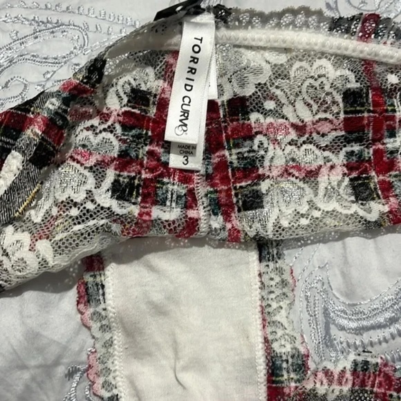 Torrid Winter plaid lace bralette 4x and Matching panties 3x - Picture 4 of 7